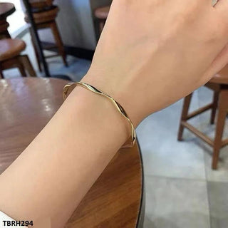 Golden Plated Curved Hand Cuff – Adjustable Hand Cuff for Women