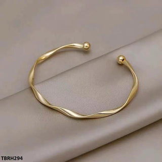 Golden Plated Curved Hand Cuff – Adjustable Hand Cuff for Women